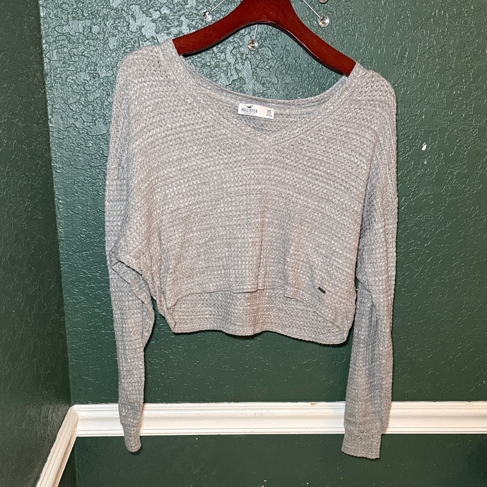 Hollister Women's Light Gray Cropped Knit Sweater